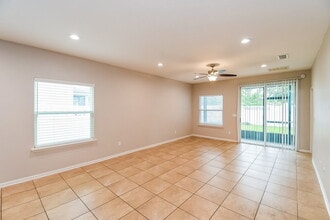 623 Drysdale Dr in Orange Park, FL - Building Photo - Building Photo