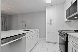 1126 Creatwood Pl in Smyrna, GA - Building Photo - Building Photo