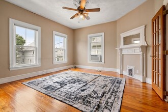 28 Bayard St, Unit 2 in Boston, MA - Building Photo - Building Photo