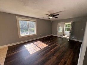 3713 11th Ave in Moline, IL - Building Photo - Building Photo