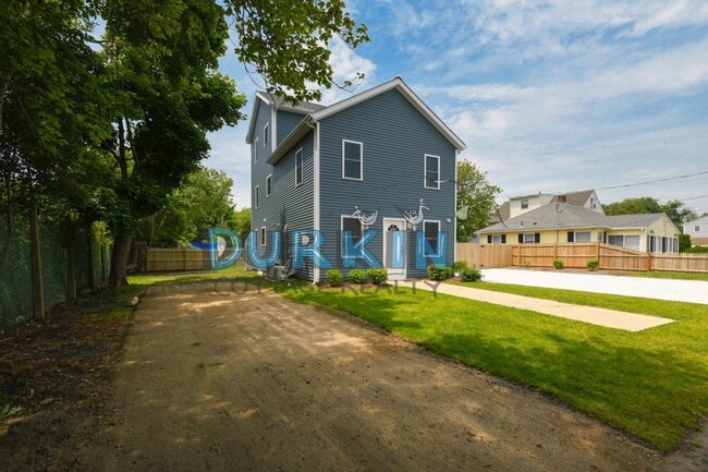 21 Ashbrook Rd in Narragansett, RI - Foto de edificio - Building Photo