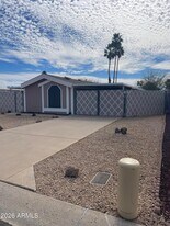 415 E Villa Theresa Dr in Phoenix, AZ - Building Photo