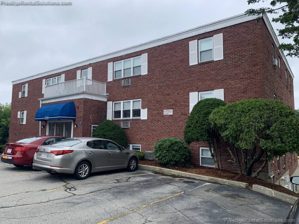 1741 Washington St, Unit 1 in Braintree, MA - Foto de edificio