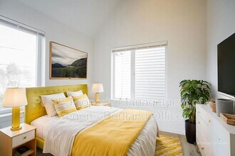 5685 N Willamette Blvd in Portland, OR - Building Photo - Building Photo