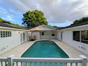 5740 Floy Dr in Lakeland, FL - Building Photo - Building Photo
