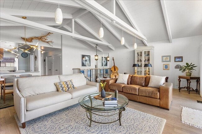 property at 1220 Porta Ballena
