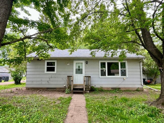 property at 204 W Jefferson St