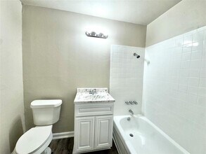 1756 W Main St in Houston, TX - Building Photo - Building Photo
