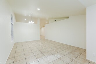 2904 W Sunland Ave in Phoenix, AZ - Foto de edificio - Building Photo