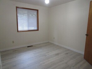 25512 Minkler Rd in Sedro Woolley, WA - Building Photo - Building Photo