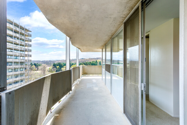 Huron Towers in Ann Arbor, MI - Foto de edificio - Interior Photo