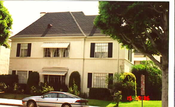 152-162 S Spalding Dr in Beverly Hills, CA - Building Photo