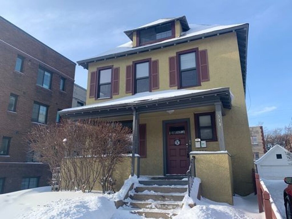 3136 Lyndale Ave S in Minneapolis, MN - Building Photo