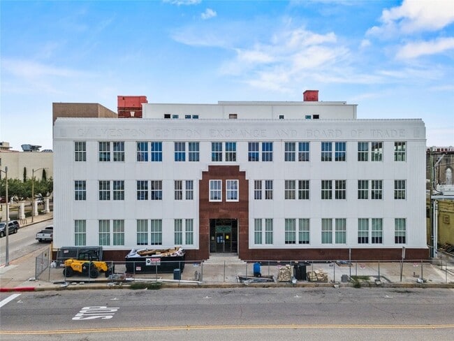 2102 Mechanic St, Unit 203 in Galveston, TX - Building Photo - Building Photo