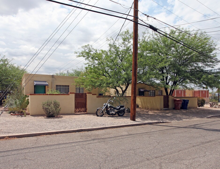Spring Apartments in Tucson, AZ - Foto de edificio