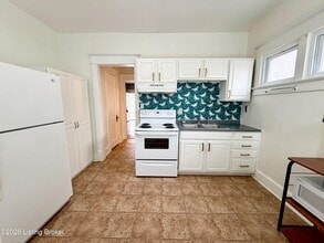 1202 E Breckinridge St in Louisville, KY - Building Photo - Building Photo