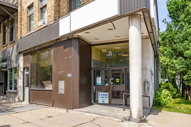 5651-5659 Sherbrooke Rue O in Montréal, QC - Building Photo - Building Photo