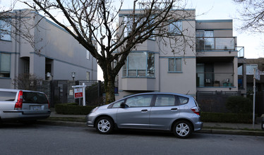 Meridian Court in Vancouver, BC - Building Photo - Building Photo
