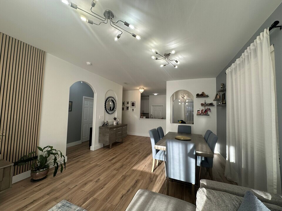 14921 Summit Pl Cir in Naples, FL - Building Photo