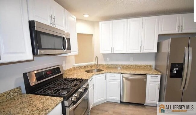 property at 49 Farnham Square