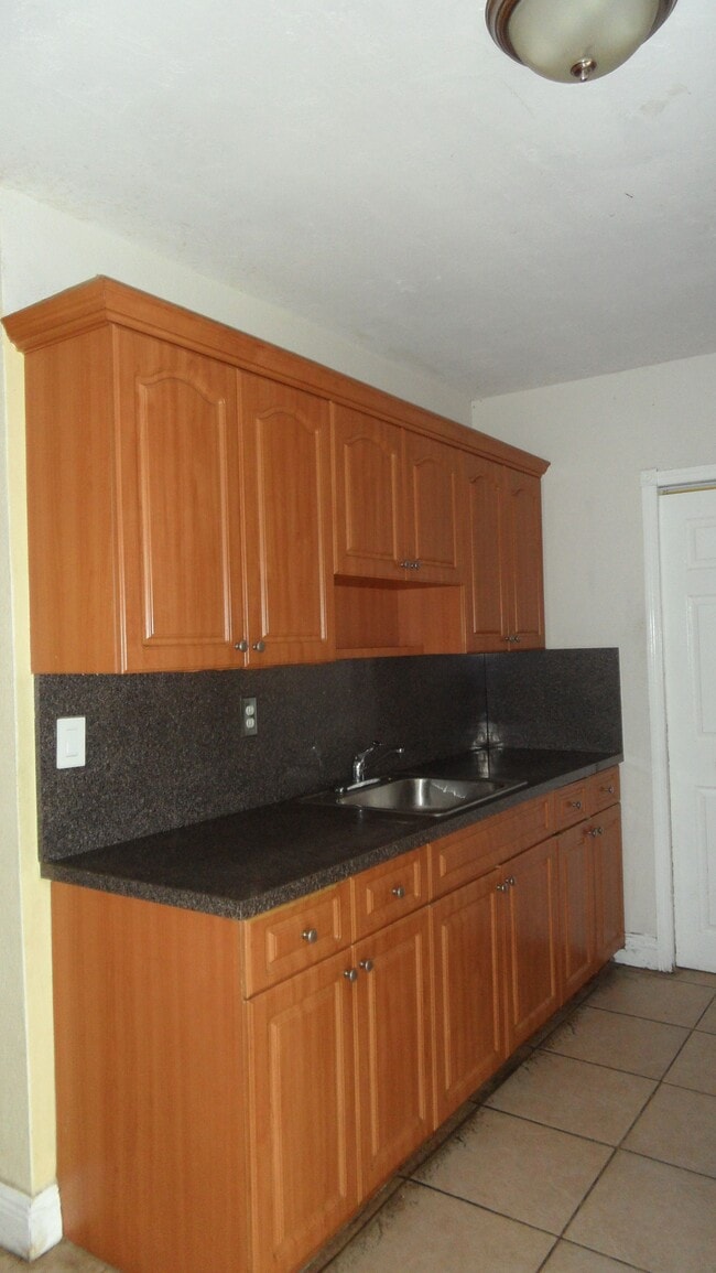 700 N 70th Ave in Hollywood, FL - Building Photo - Building Photo