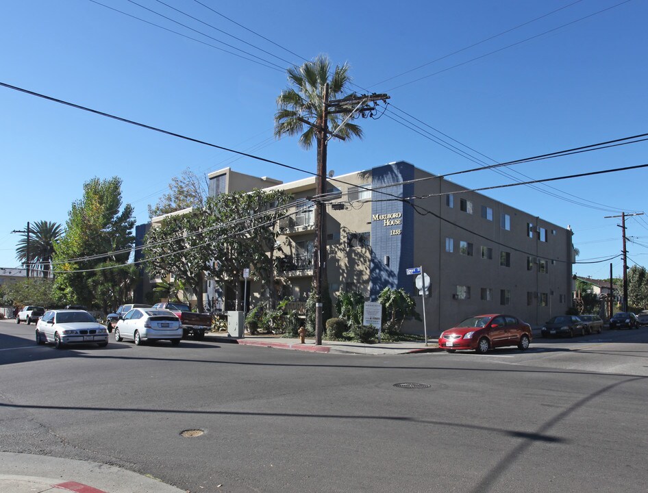 Marlboro House in Los Angeles, CA - Foto de edificio