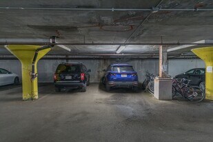 1600 Beacon St, Unit 611 in Brookline, MA - Building Photo