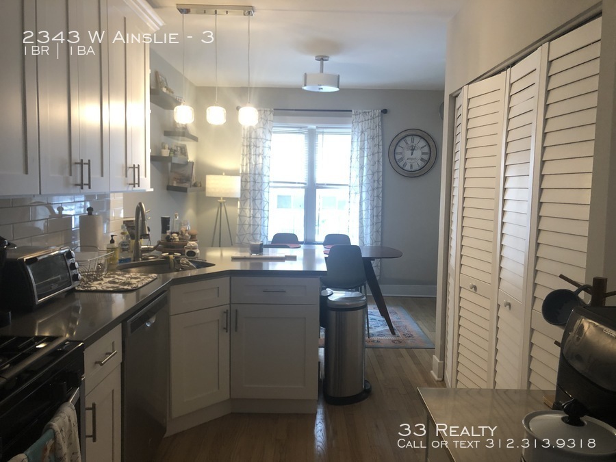 2343 W Ainslie St-Unit -3 in Chicago, IL - Building Photo