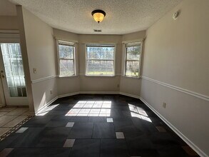 1936 Heathrow Dr in Hinesville, GA - Building Photo - Building Photo