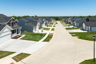 Celtic Meadows in Manchester, MO - Building Photo - Building Photo