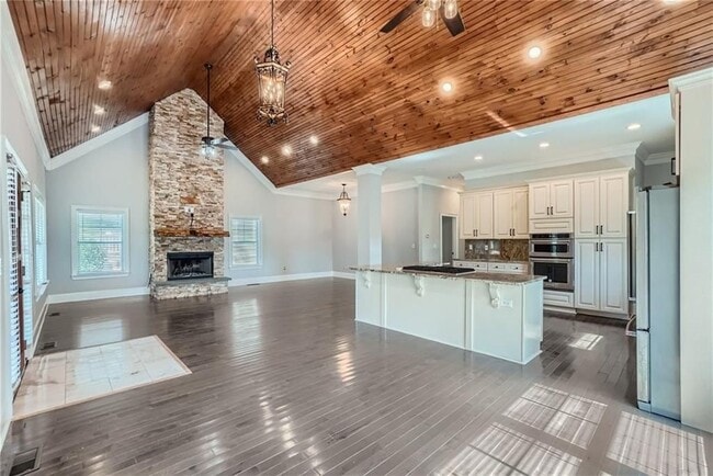 1639 Temple Ave in College Park, GA - Building Photo - Building Photo
