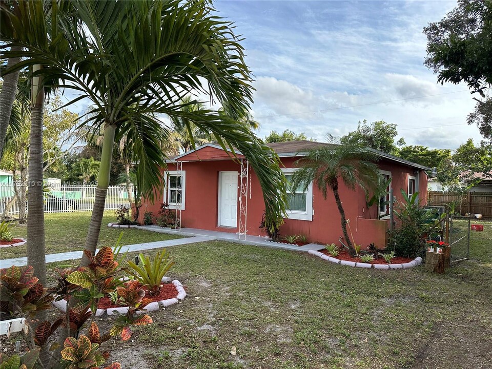 770 Sultan Ave in Opa Locka, FL - Building Photo