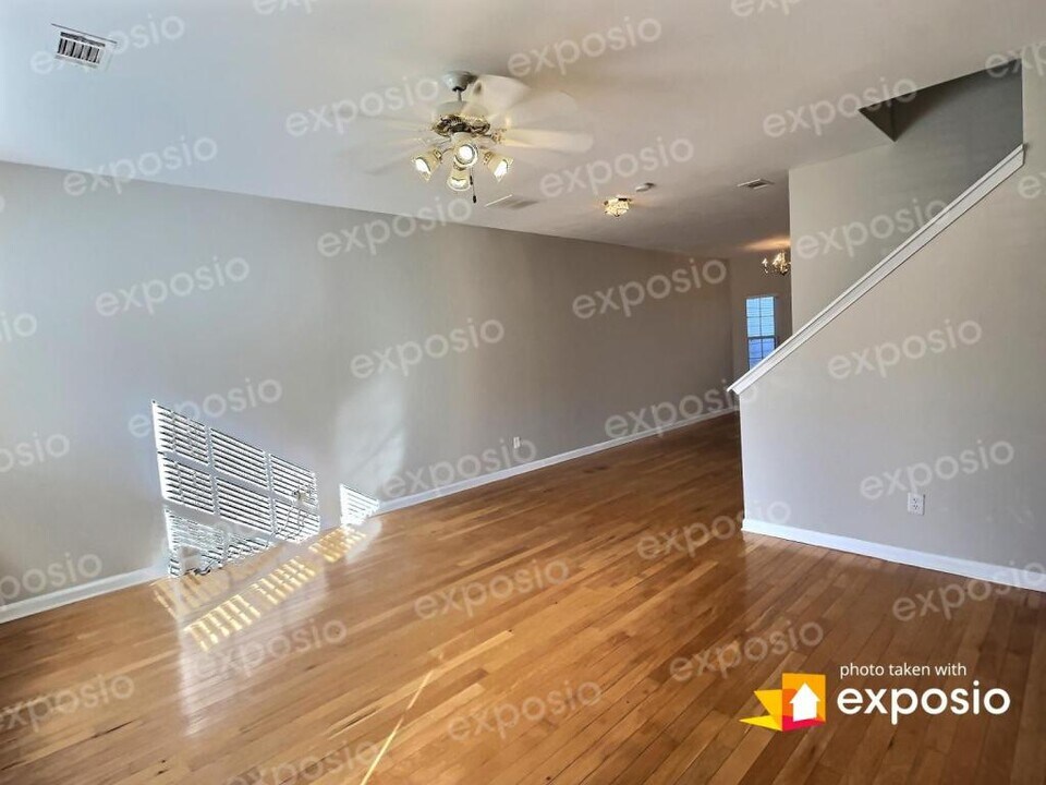 269 Brookview Dr in Riverdale, GA - Foto de edificio