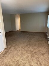 7300 Cedar Ave-Unit -303 in Richfield, MN - Building Photo - Building Photo