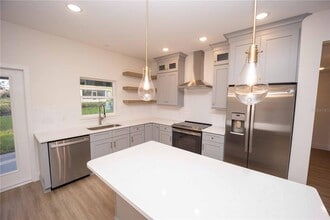 8765 SE 160th Pl in Summerfield, FL - Building Photo - Building Photo