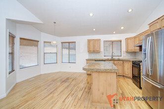 306 Manilla Dr in Draper, UT - Building Photo - Building Photo