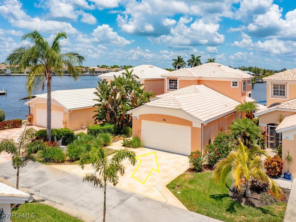 172 Eveningstar Cay in Naples, FL - Building Photo