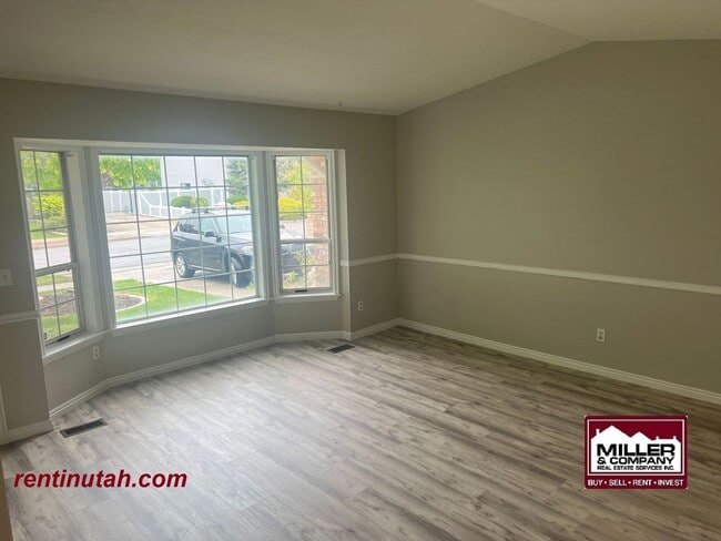 11891 Hagan Rd in Sandy, UT - Building Photo - Building Photo
