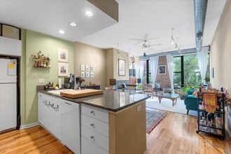 2943 N Lincoln Ave in Chicago, IL - Building Photo - Building Photo