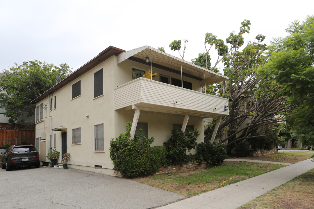 1266-1276 Midvale Ave in Los Angeles, CA - Building Photo