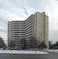 2435 Kipling Ave in Toronto, ON - Building Photo