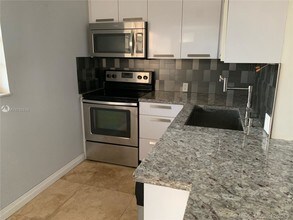 3601 NE 170th St-Unit -308 in Aventura, FL - Building Photo - Building Photo