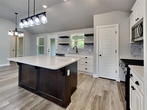 460 Nest Cir in Yukon, OK - Building Photo - Building Photo