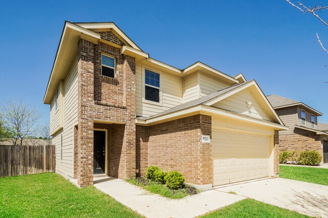 8731 Tesoro Hills in San Antonio, TX - Building Photo - Building Photo