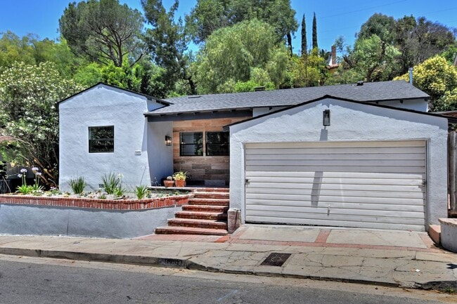 11657 Sunshine Terrace in Los Angeles, CA - Building Photo - Building Photo