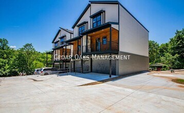 118 E Mountain St in Fayetteville, AR - Building Photo - Building Photo