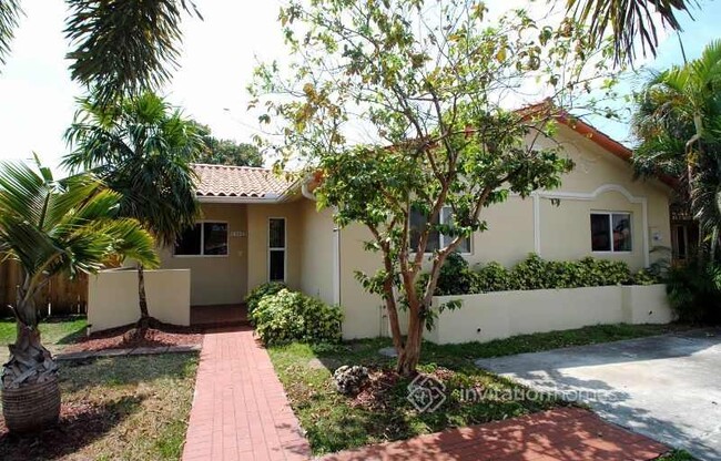 13820 SW 10th Terrace in Miami, FL - Building Photo - Building Photo