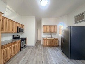 124 Winfield Ave in Jersey City, NJ - Foto de edificio - Building Photo