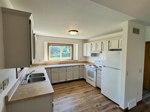 893 S Main St, Unit 893 South Main Street in Oregon, WI - Building Photo - Building Photo