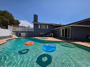 4880 Kane St in San Diego, CA - Building Photo - Building Photo